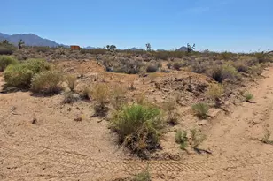 340 S Fox Dr, Yucca, AZ 86438 - Photo 1