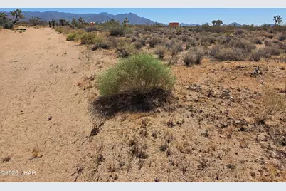 340 S Fox Dr, Yucca, AZ 86438 - Photo 4