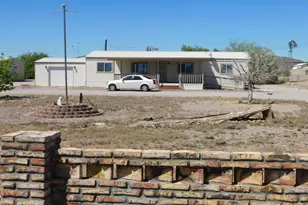 380 N Emelia Ave, Quartzsite, AZ 85346 - Photo 2