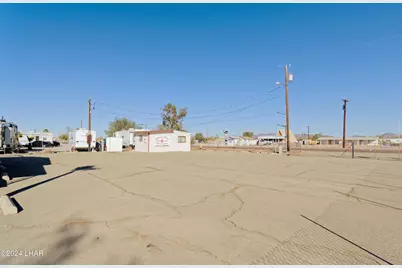 394 N Central Blvd, Quartzsite, AZ 85346 - Photo 2
