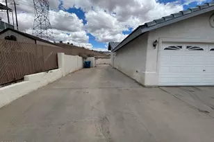 1210 Palmas Dr, Lake Havasu City, AZ 86404 - Photo 2