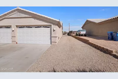 3021 Crater Dr, Lake Havasu City, AZ 86404 - Photo 4