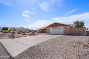 2420 Mandalay Dr, Lake Havasu City, AZ 86404 - Photo 2