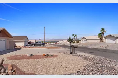 2420 Mandalay Dr, Lake Havasu City, AZ 86404 - Photo 4