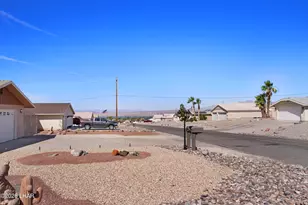 2420 Mandalay Dr, Lake Havasu City, AZ 86404 - Photo 4