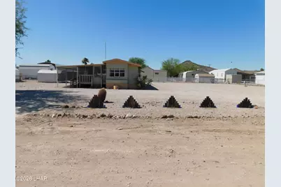 691 W Comanche Dr, Quartzsite, AZ 85346 - Photo 2
