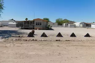 691 W Comanche Dr, Quartzsite, AZ 85346 - Photo 2