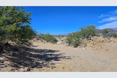208-21-374 Lorton Dr, Yucca, AZ 86438 - Photo 2