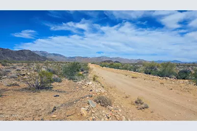 208-21-374 Lorton Dr, Yucca, AZ 86438 - Photo 4