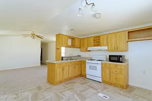 49585 Opal Ave, Quartzsite, AZ 85346 - Photo 12