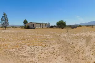 65942 Lindsey Ln, Wenden, AZ 85357 - Photo 38