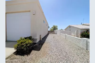 1055 Mohican Dr, Lake Havasu City, AZ 86406 - Photo 2