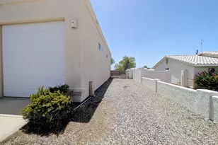 1055 Mohican Dr, Lake Havasu City, AZ 86406 - Photo 2