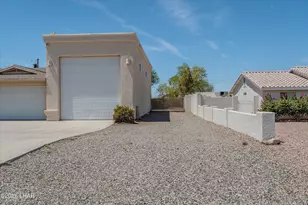 1055 Mohican Dr, Lake Havasu City, AZ 86406 - Photo 2
