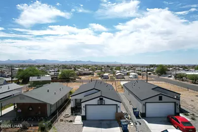 2042 Gregg Ln, Bullhead City, AZ 86442 - Photo 2