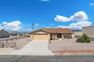 1415 Beefeater Dr, Lake Havasu City, AZ 86404 - Photo 2