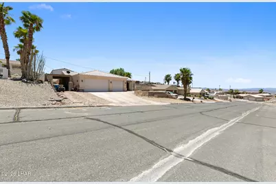 3020 Bowie Dr, Lake Havasu City, AZ 86404 - Photo 2