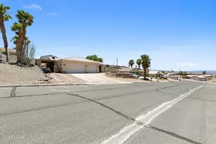3020 Bowie Dr, Lake Havasu City, AZ 86404 - Photo 2