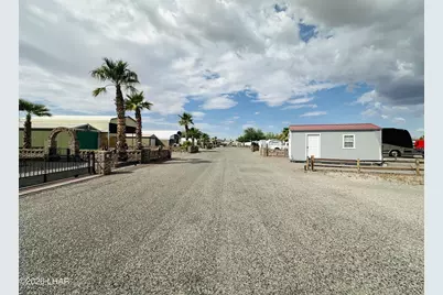 200 N Moon Mountain Ave #11, Quartzsite, AZ 85346 - Photo 32