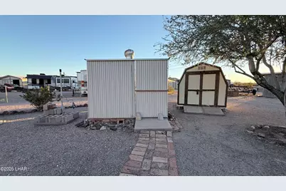 70 N Emelia Ave, Quartzsite, AZ 85346 - Photo 16