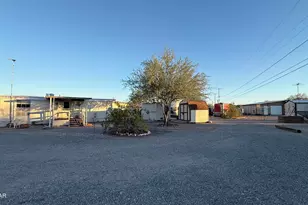70 N Emelia Ave, Quartzsite, AZ 85346 - Photo 20