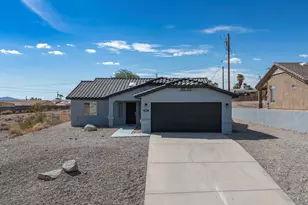 3661 Yucca Dr, Lake Havasu City, AZ 86404 - Photo 2