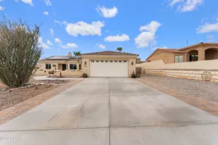 3851 Duke Dr, Lake Havasu City, AZ 86404 - Photo 2
