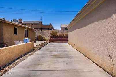 3028 Saddleback Dr, Lake Havasu City, AZ 86406 - Photo 4