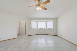 548 War Eagle Plaza, Lake Havasu City, AZ 86406 - Photo 8