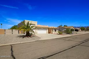 3811 Sloop Dr, Lake Havasu City, AZ 86406 - Photo 2