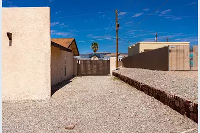73 El Dorado Ave S, Lake Havasu City, AZ 86403 - Photo 4