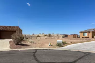 1911 E Troon Dr, Lake Havasu City, AZ 86404 - Photo 2