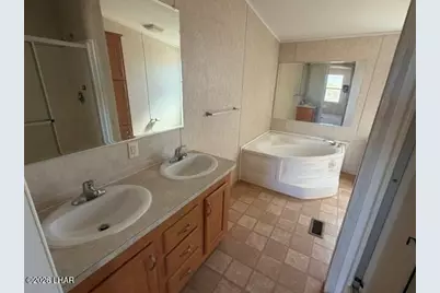 2656 W Desierto Rd, Yucca, AZ 86438 - Photo 10
