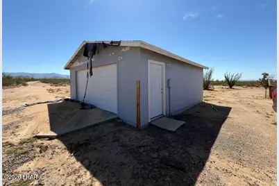 2656 W Desierto Rd, Yucca, AZ 86438 - Photo 16