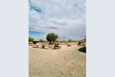 25295 Ochoco Way, Bouse, AZ 85325 - Photo 22