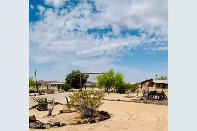 25295 Ochoco Way, Bouse, AZ 85325 - Photo 2