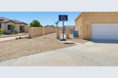 2015 Burke Ln, Lake Havasu City, AZ 86406 - Photo 10