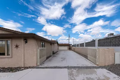 2451 Seabring Dr, Lake Havasu City, AZ 86403 - Photo 2