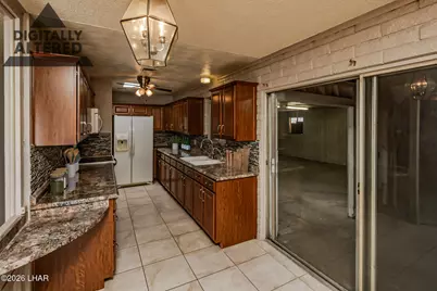2090 Alta Vista Dr, Lake Havasu City, AZ 86403 - Photo 10