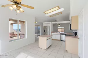 3089 Caliente Dr, Lake Havasu City, AZ 86404 - Photo 4