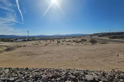 5118 E Chiricahua Dr, Topock, AZ 86436 - Photo 4