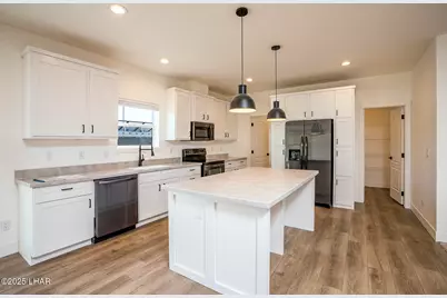 1556 Catherine Dr, Lake Havasu City, AZ 86404 - Photo 1