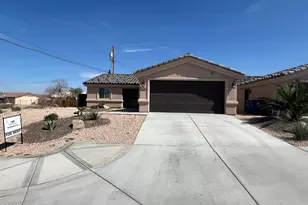 2425 Cloverlawn Dr, Lake Havasu City, AZ 86403 - Photo 1