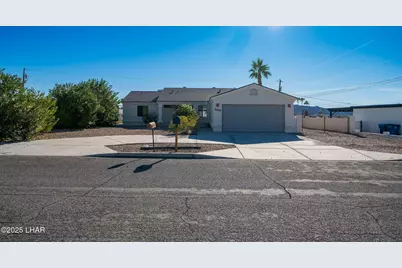 2866 War Eagle Dr, Lake Havasu City, AZ 86406 - Photo 1