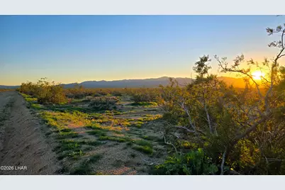 2455 S Lone Ranger Rd, Yucca, AZ 86438 - Photo 1