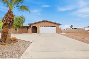 136 Smoketree Ave S, Lake Havasu City, AZ 86403 - Photo 1