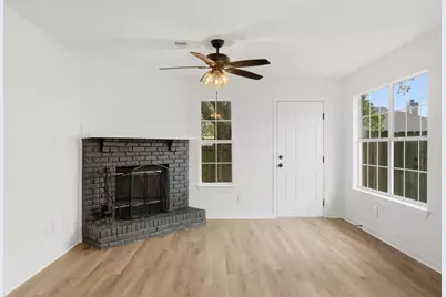 811 Boulevard De L'orleans, Mary Esther, FL 32569 - Photo 1