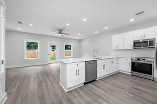 30 NE Harbeson Ave, Fort Walton Beach, FL 32548 - Photo 1