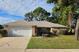 9425 Victoria Ln, Navarre, FL 32566 - Photo 1