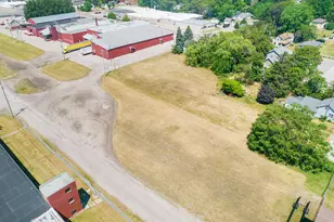 509 Lake St, Ludington, MI 49431 - Photo 12